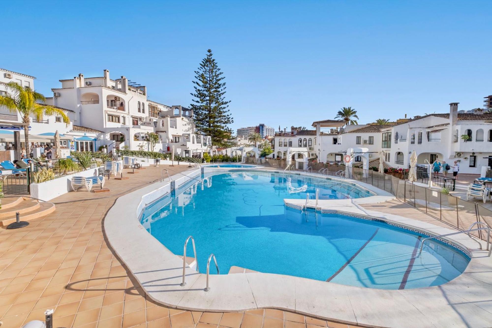 Pueblo Evita Holiday Benalmádena Kültér fotó